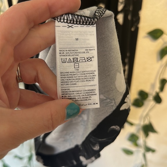 Old navy wrap dress - Picture 4 of 4